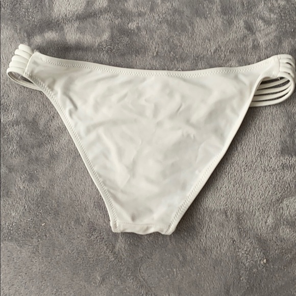 White bikini bottom - Picture 2 of 2